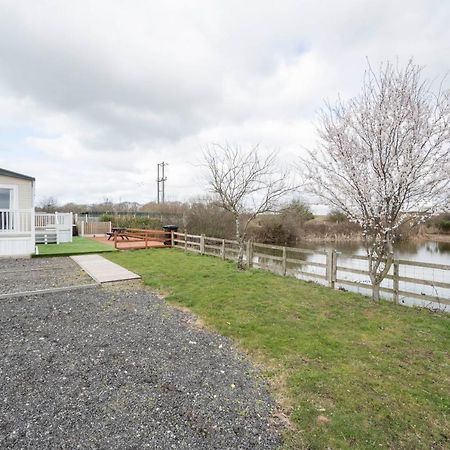 Hallcroft Fishery And Holiday Park Retford Ngoại thất bức ảnh